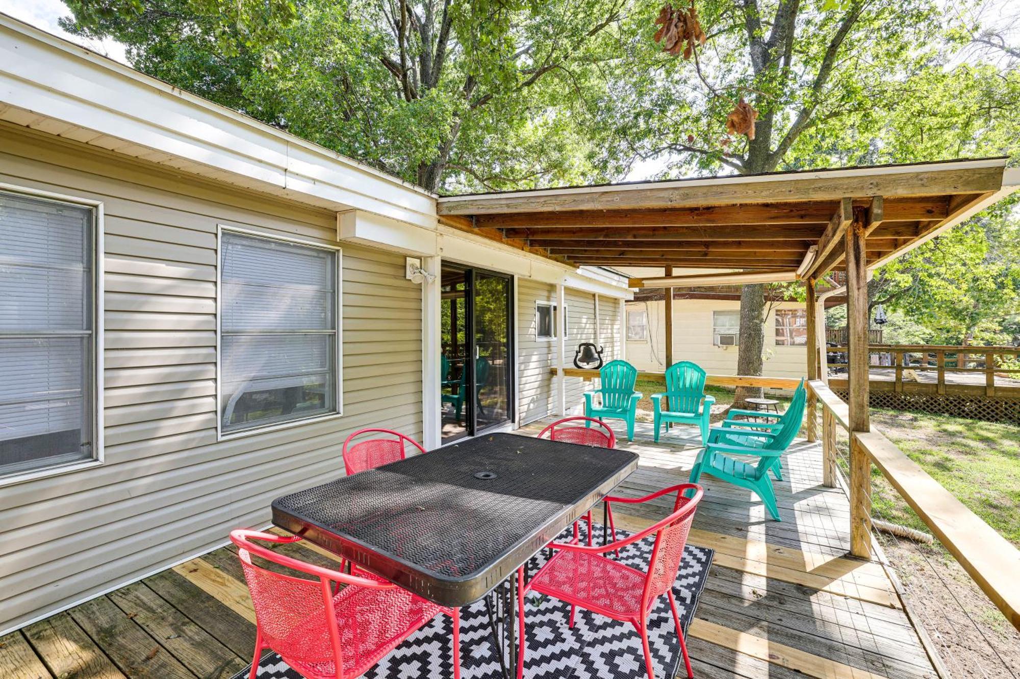 Grove Lakefront Cabin With Water And Dock Access! מראה חיצוני תמונה